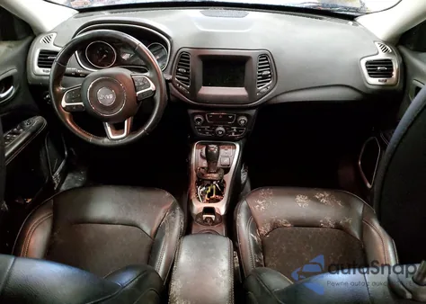 2019 Jeep Compass Latitude z USA, uszkodzony, nr VIN 3C4NJDBB4KT690639